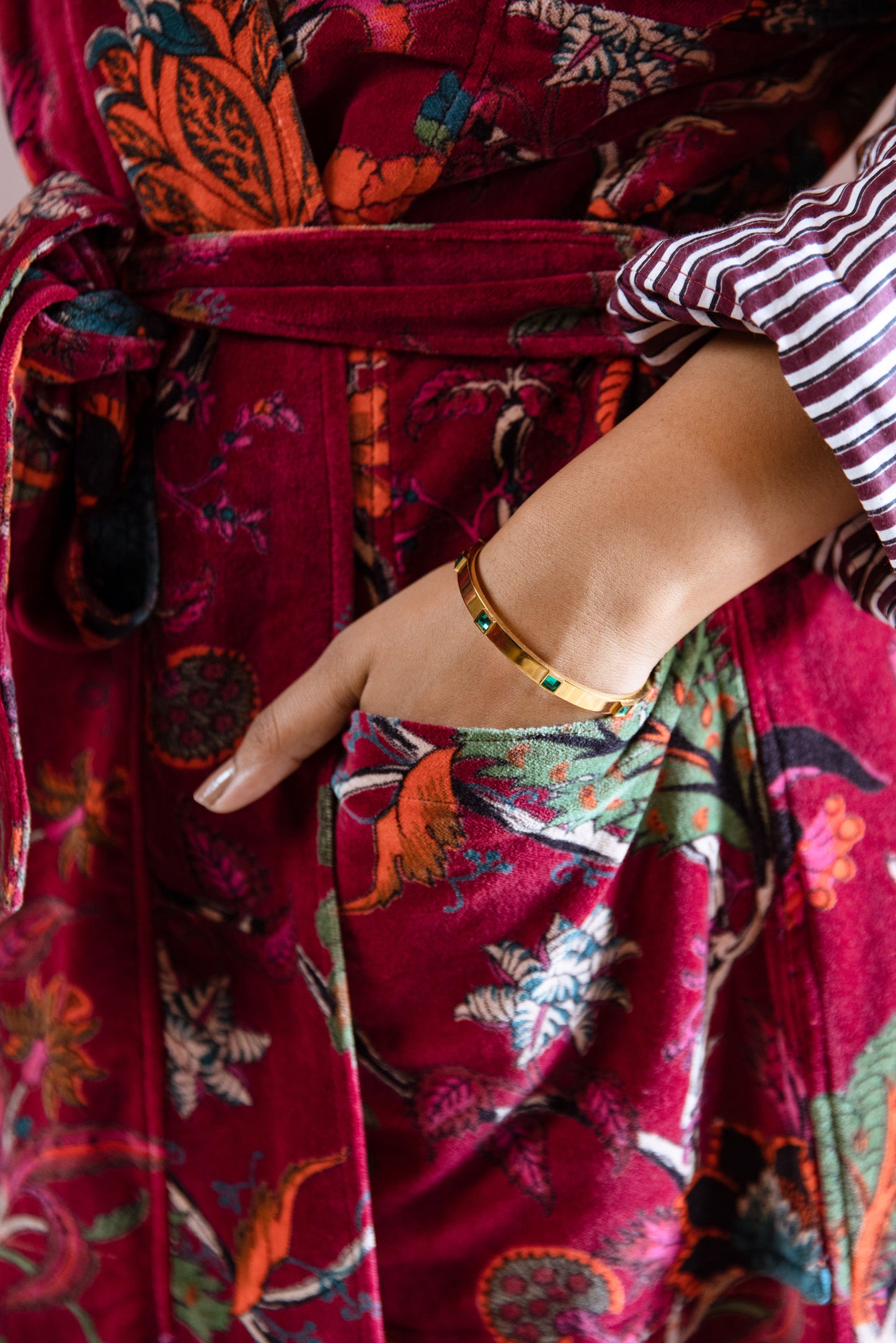 MAROON FLORAL VINE VELVET ROBE