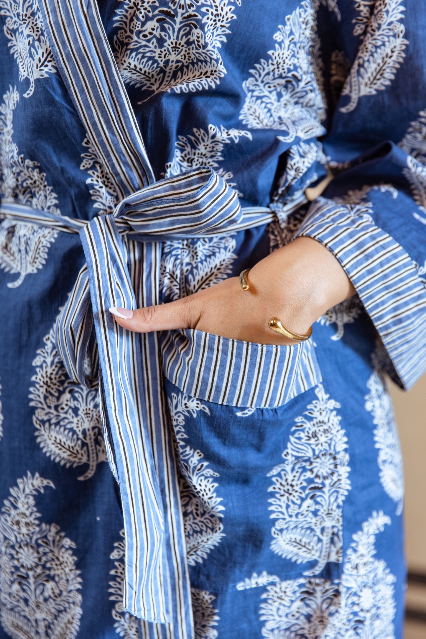 BLUE & WHITE PAISLEY COTTON ROBE